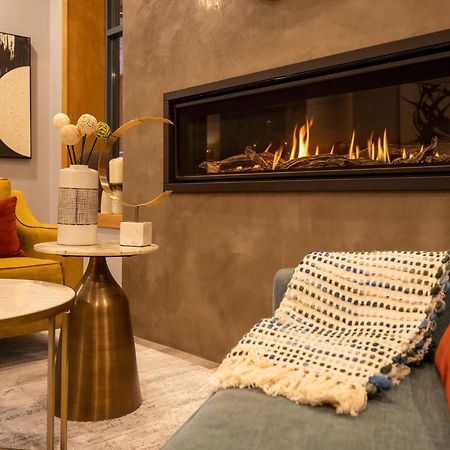 Alpenglow Lodge Family Studio With Murphy Bed By Mva Whistler Bagian luar foto